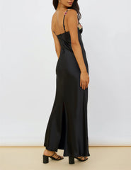 Magnetic Forces Flower Charming Embroidery Maxi Dress Black