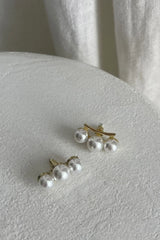 Eva Three Pearl Earrings Gold
